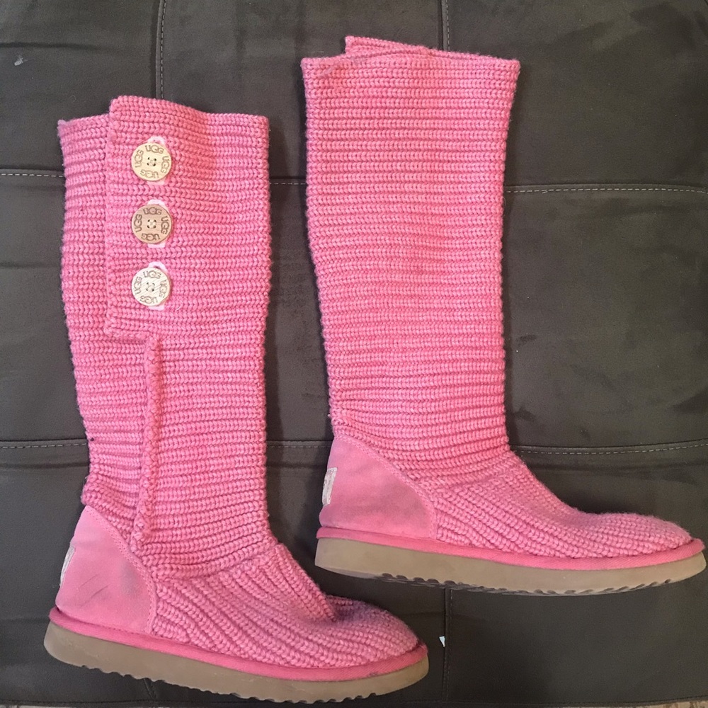 UGG Pink KNIT Classic TALL Wood Button BOOTS USED